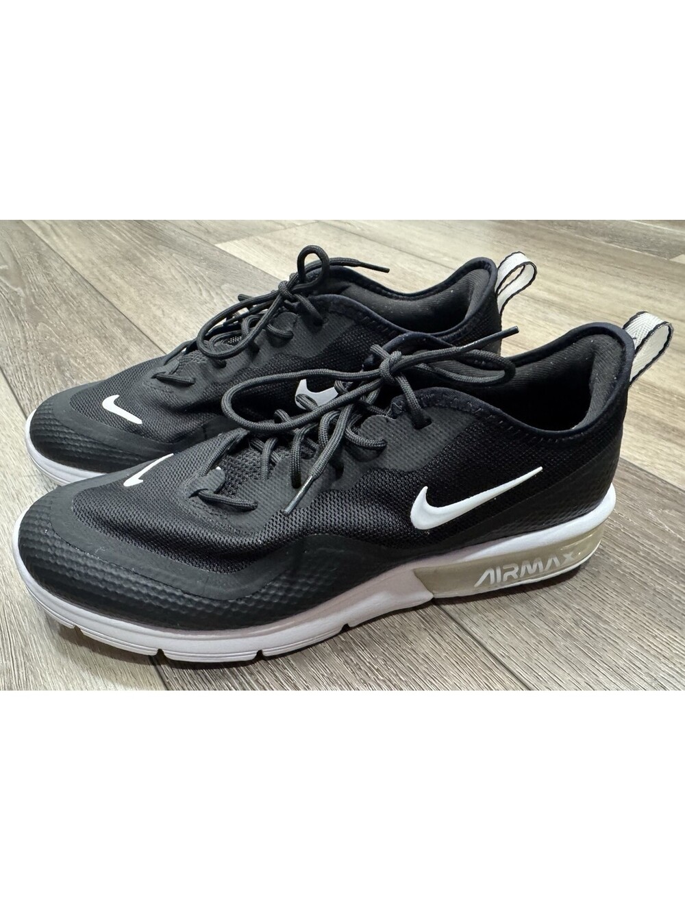 Nike Air Max Shoes Women Sz 10 Black White BQ8824-001